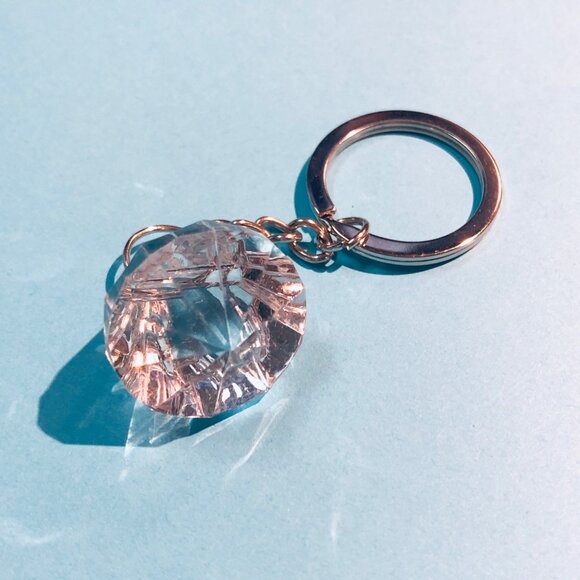Diamond Shaped Clear Keychain Keyring - Picture 2 of 3